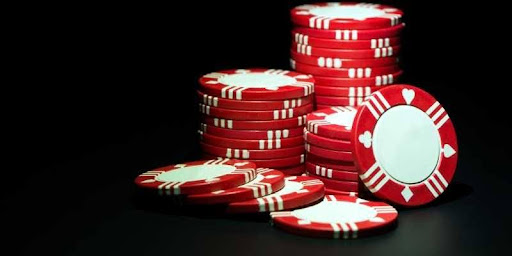 Kinh nghiệm chơi poker 8xbet: Bluff một cách thông minh